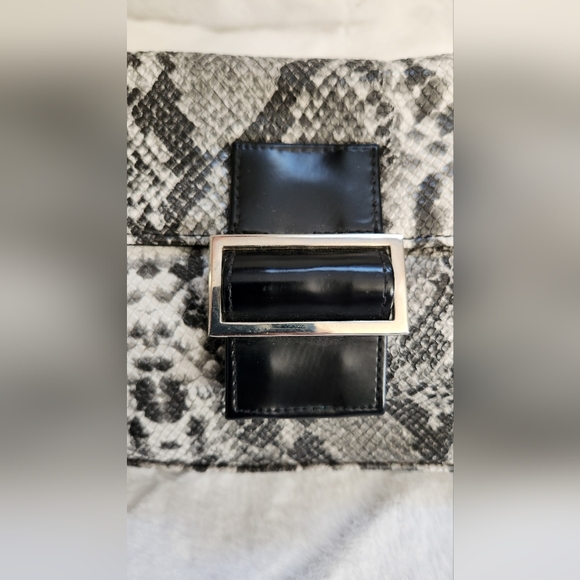 Jeanne Lottie Faux Snakeskin Fendi Inspired Handbag - Picture 12 of 13